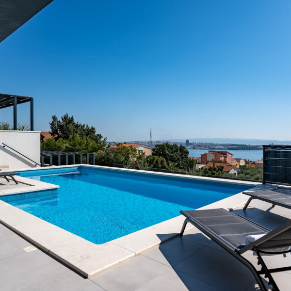 Villa Magdalena Ka&scaron;tela, Villa Magdalena with heated pool, Ka&scaron;tela, Croatia Ka&scaron;tel Sućurac