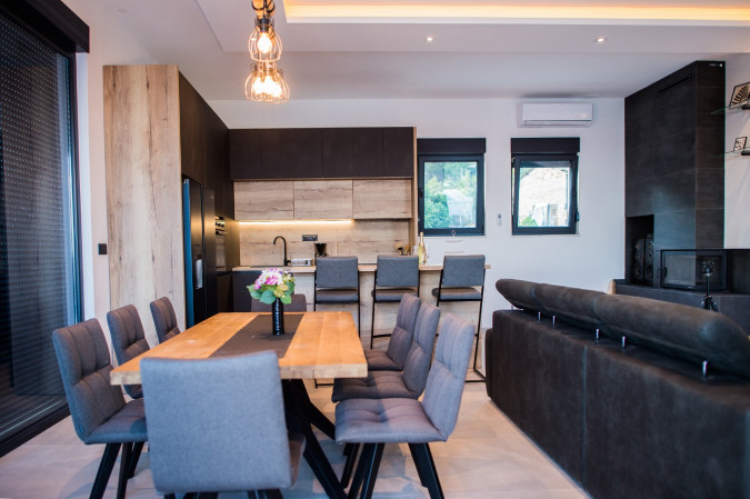 Villa Magdalena with heated pool, Ka&scaron;tela, Croatia Ka&scaron;tel Sućurac